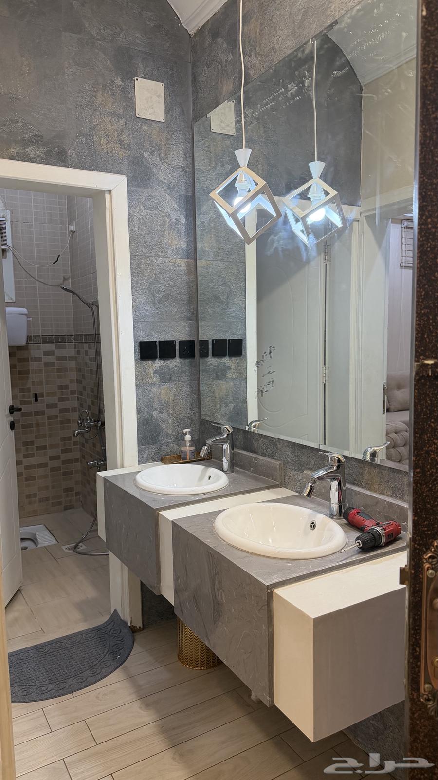 شقة مفروشه اربع غرف وصاله ومطبخ راكب عوائل فقط64437908254850111