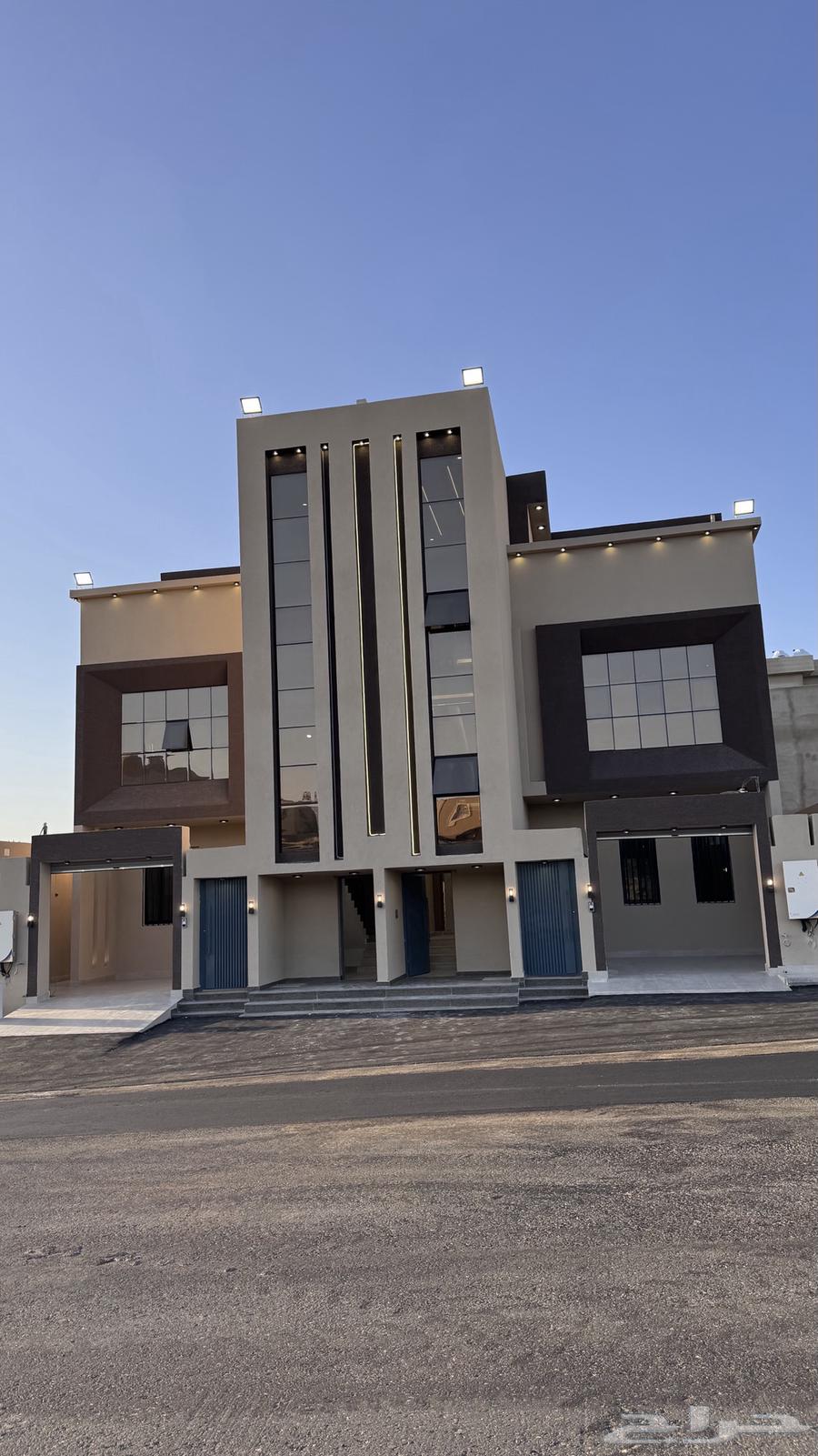 للبيع شقه ارضيه 6 غرف vip مع حوش وبايكه من 550 الف المحاله64327119785986111