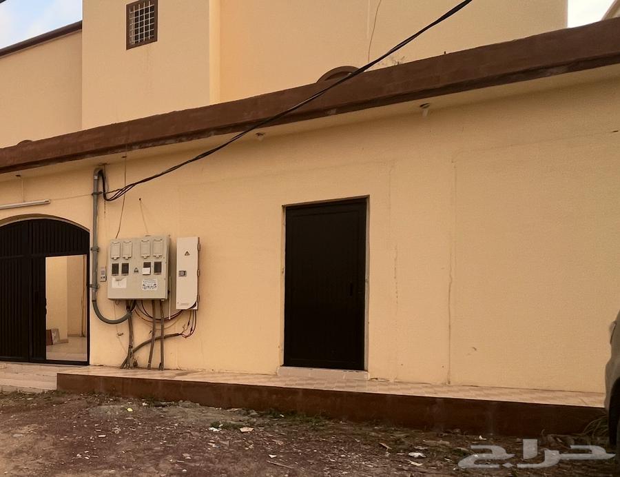 مستودع للإيجار أبوعريش حي النزهة64327224021635112