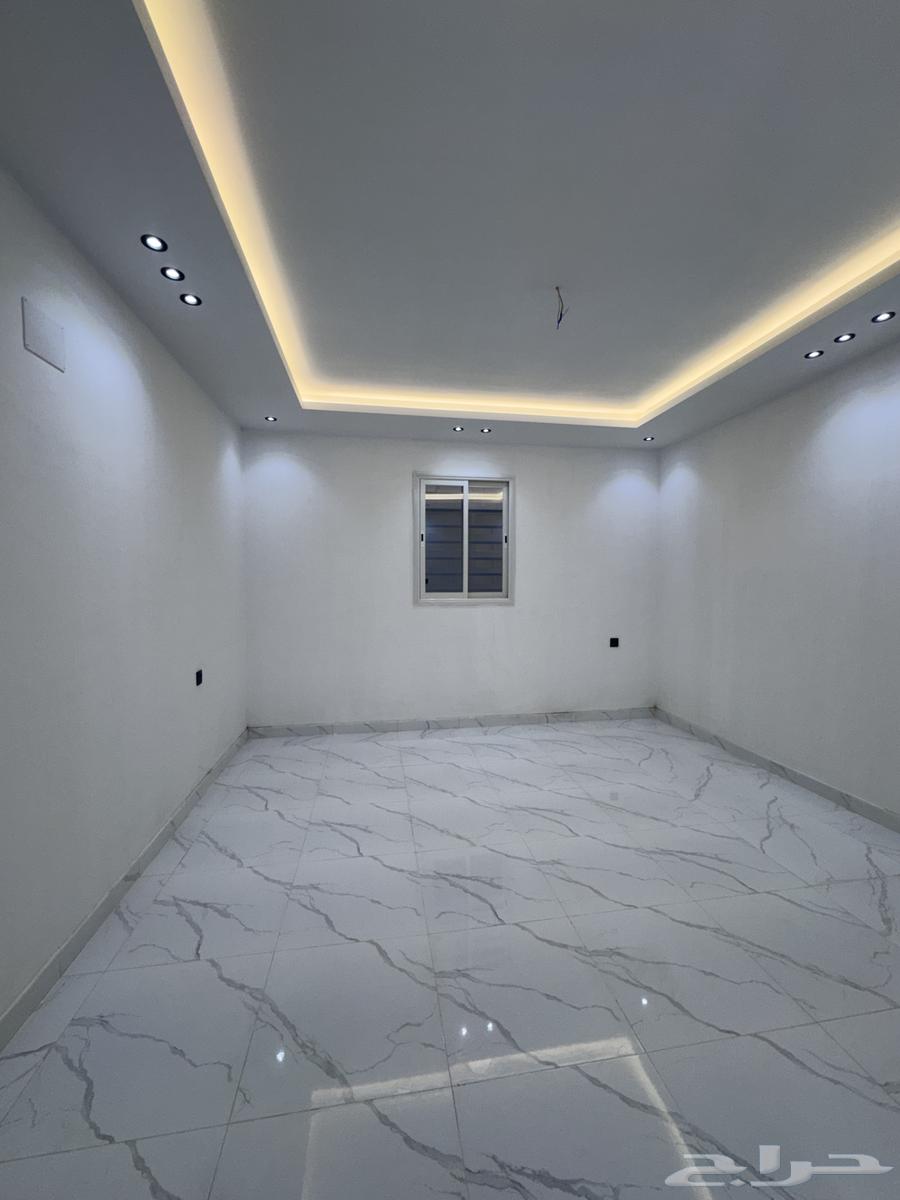 للبيع شقه دور ثانى مصعد جاهز من 340 الف بالمحاله ابها64327223187201112