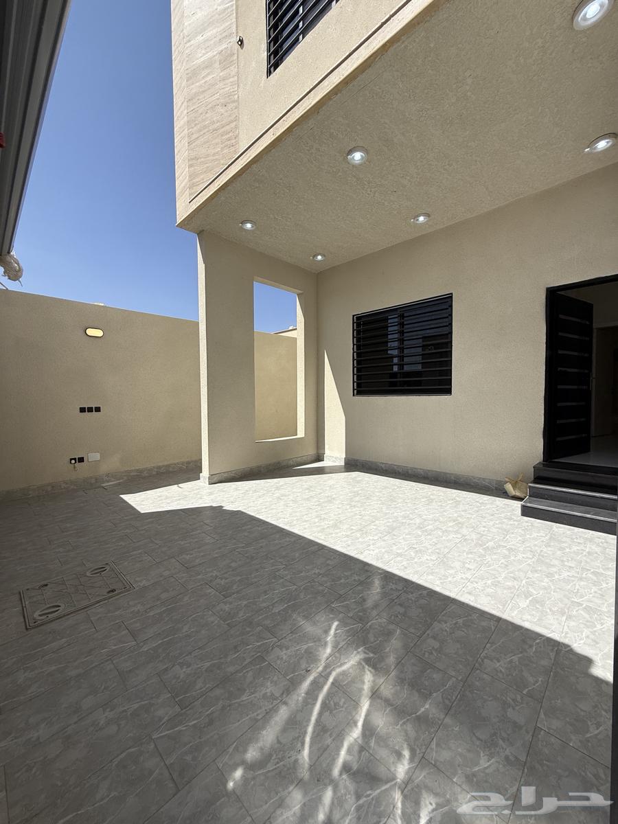 للبيع ارواف علويه وشقق ارضيه ببايكة سيارة ف شمال الخميس64338498050945113