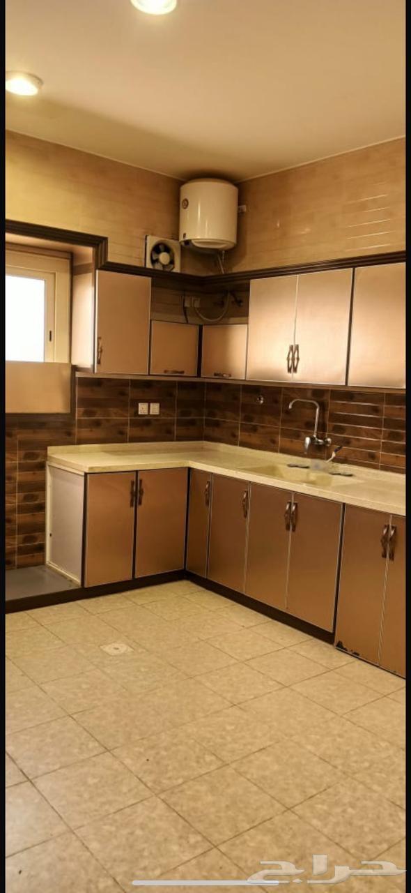 شقة للايجار فاخرة بجوارة الكلية الصحية64369893284867112
