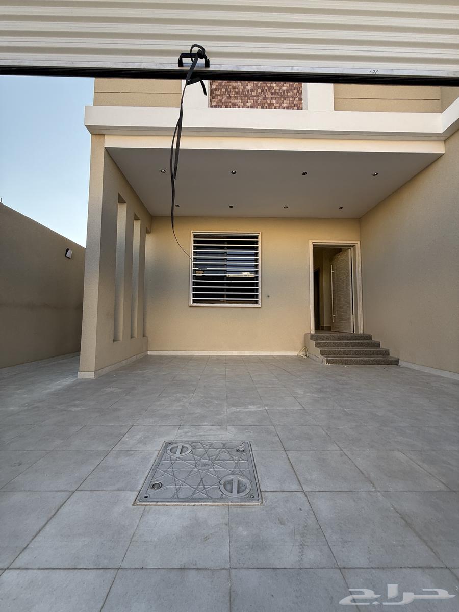 للبيع شقق أرضيه وعلويه ع شارعين وبرحه وسيعه بسعر صيدة64345673758723113