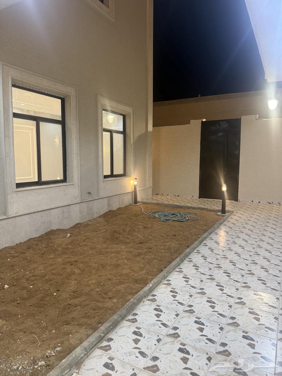 فيلا مع شقه للبيع شرق الاسكان64345656380675114