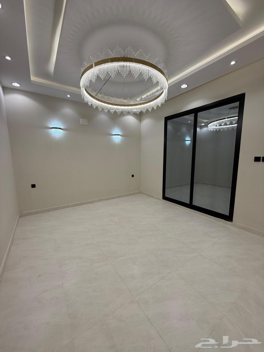 For sale: upper apartment with internal stairs to the rooftop in Abha, Hatim, opposite Al-Matar Bridge64345760601602110