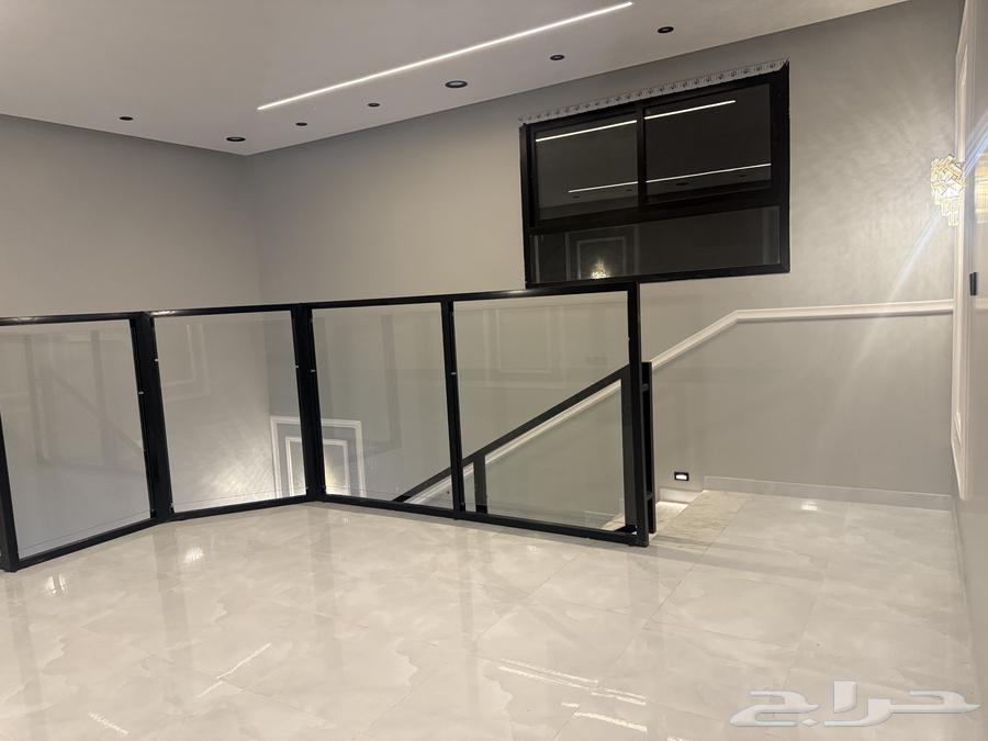 فيلا مع شقه للبيع شرق الاسكان64345656380675112