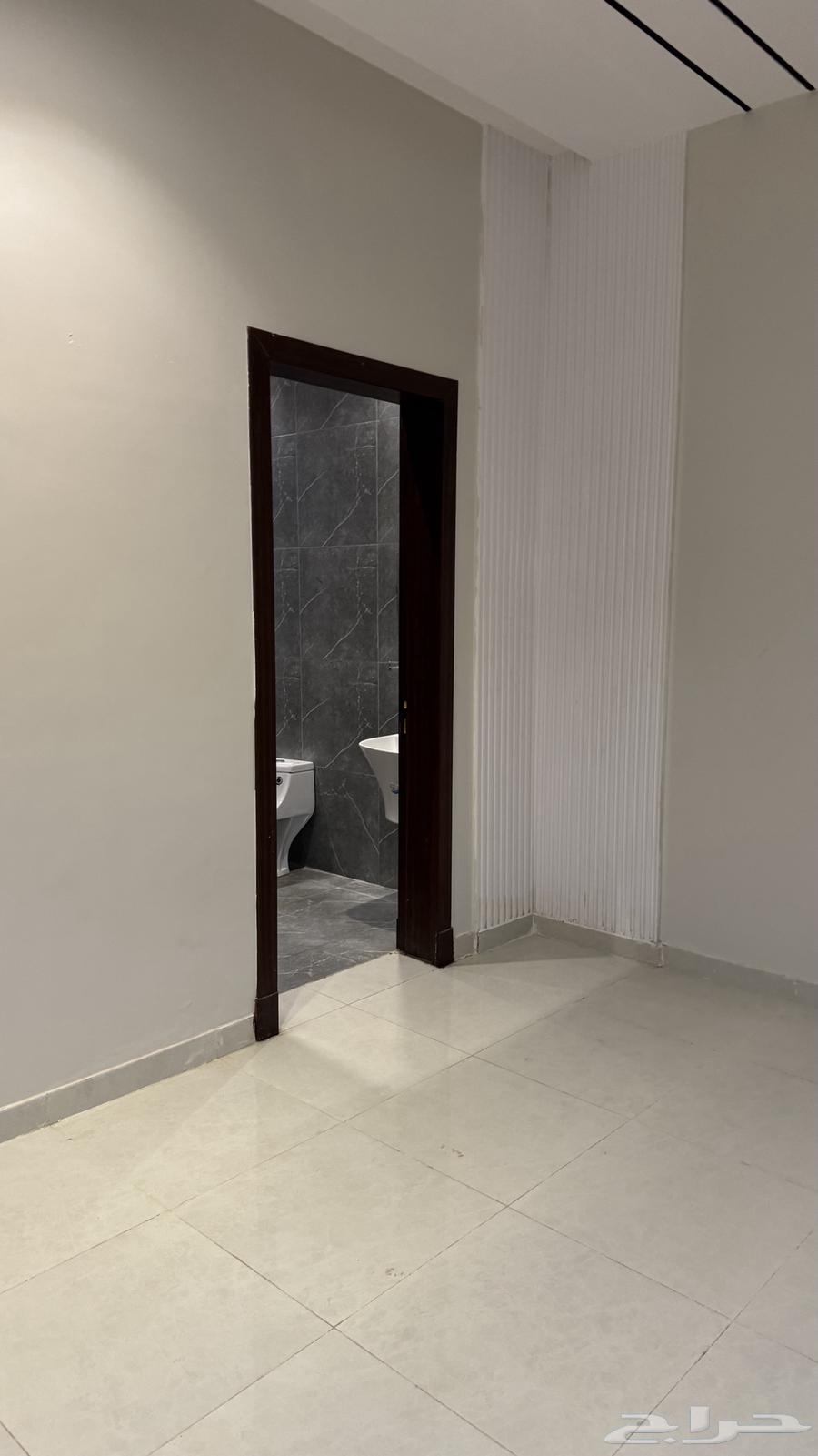 للايجار دور ارضي بالدار البيضاء64354872565890114