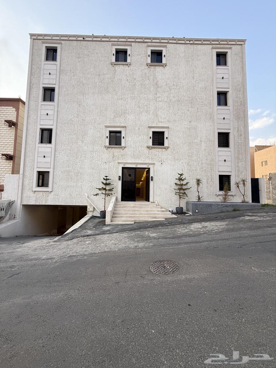 للبيع شقه دوبلكس تشطيب vip ف ابها حي المنسك64349870869123110