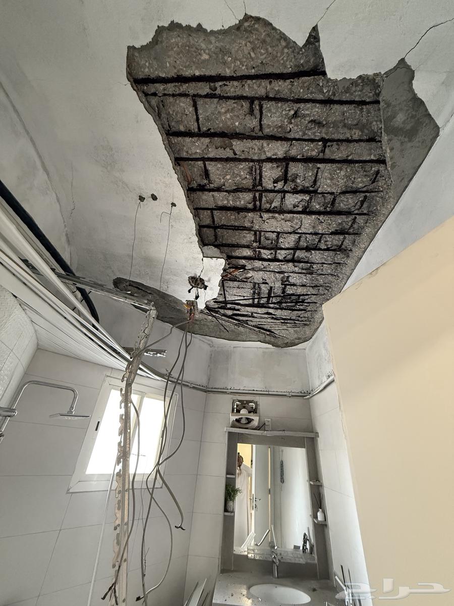 Request for solution to fix the bathroom ceiling collapse in Tah64349923459841110