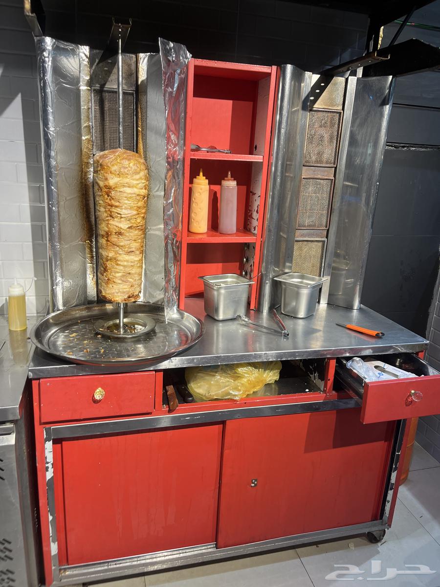مطعم للبيع كامل معدات جديده وشبة جديده64349869878274110