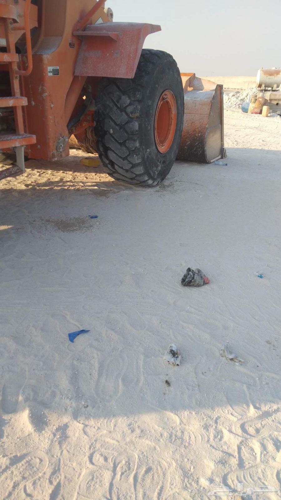Mobile tire service for trucks, loaders, Dyna trucks, mechanic in Khaiyf64264524601475112