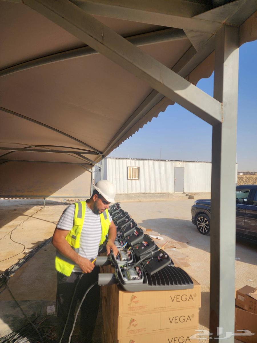 اعمال الاناره من حفر وتركيب قواعد واعمده وكشفات وعمل الأرضي64259898365187111