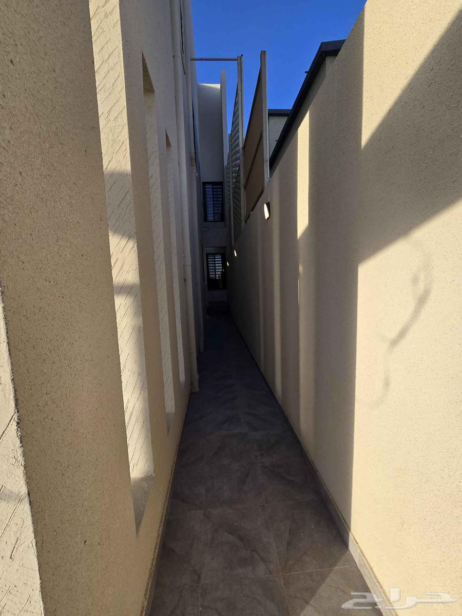 للبيع شقق بحوش ومدخل سياره 520 الف64264172324867111