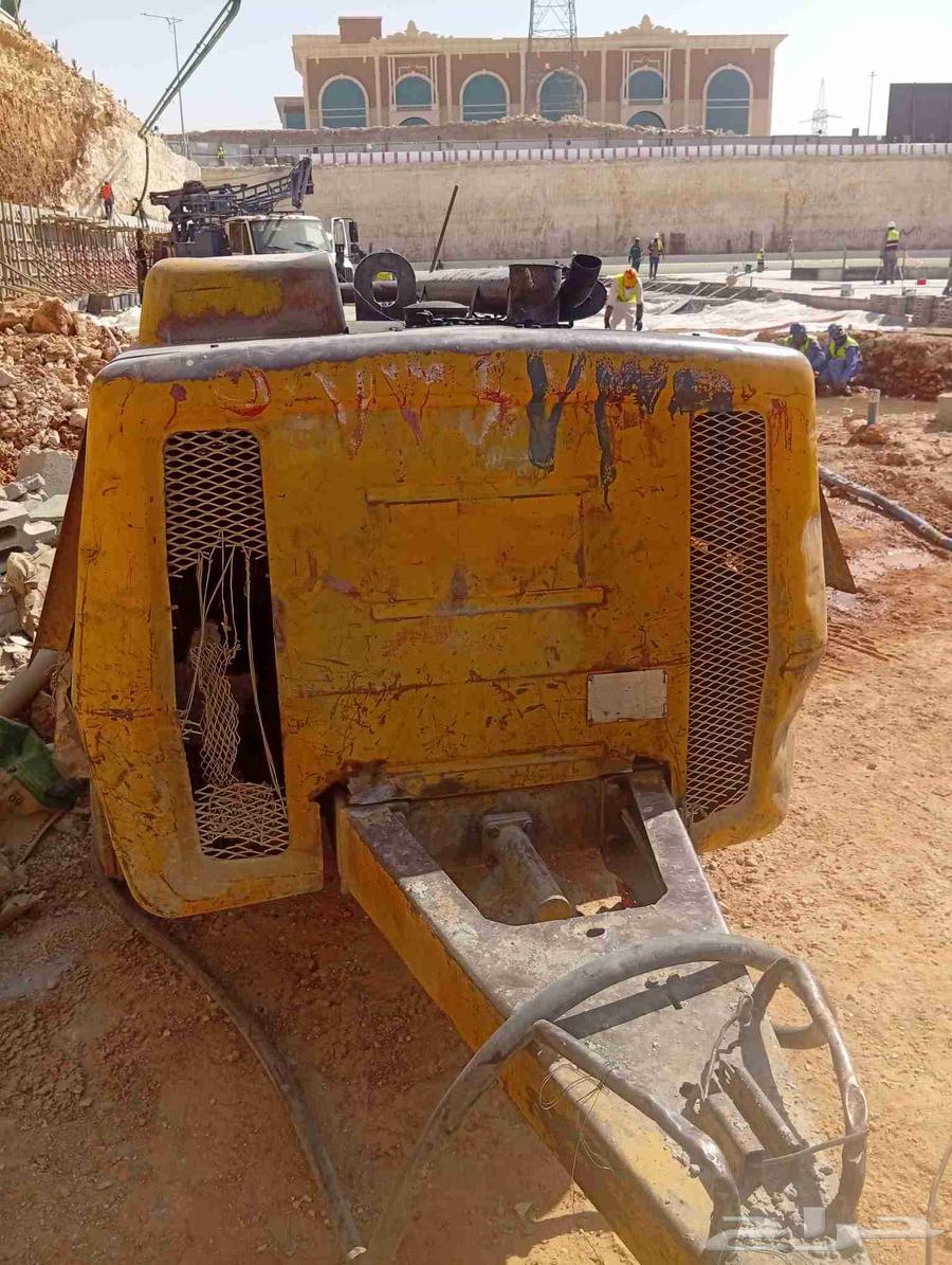 There is a compressor for compaction, foundation excavation, and sandblasting stone and iron64264522956801111