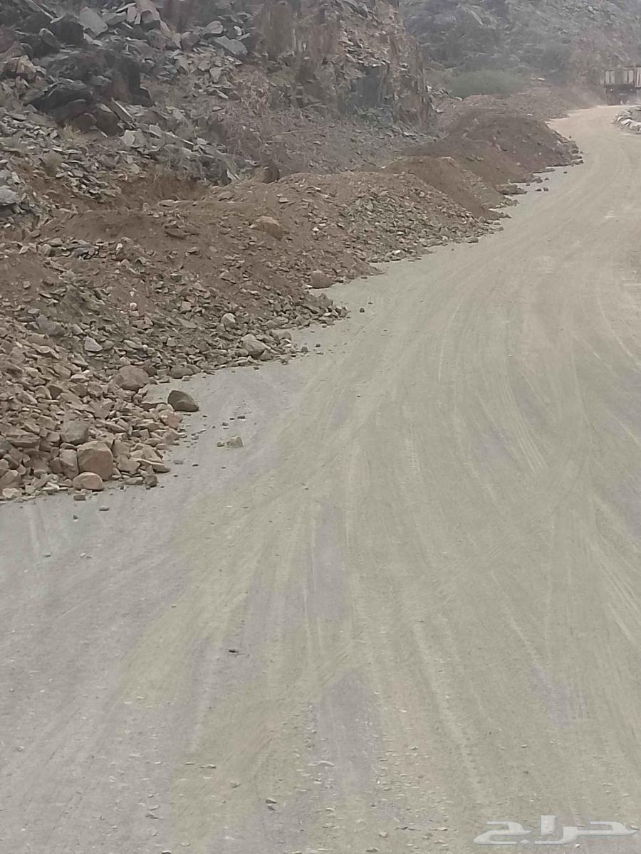 Threatened to demolish Amair with a bulldozer, stone buildings with a bulldozer, LED and Rebrab64263607436034110