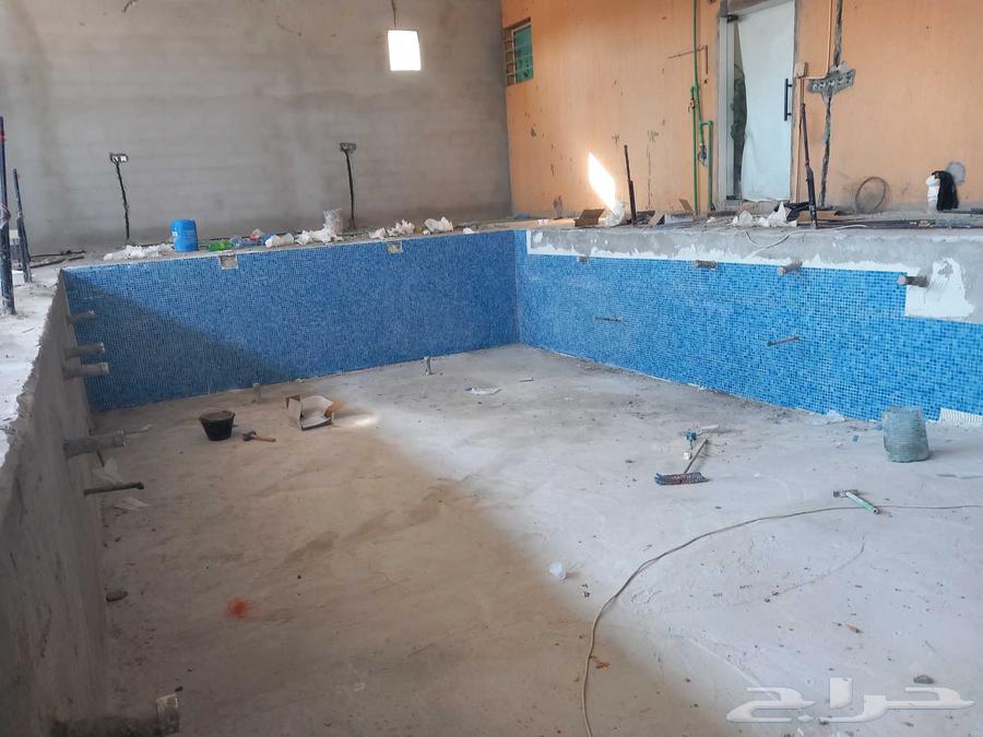 Ceramic and porcelain tiler specializing in bathrooms, kitchens, surfaces, courtyards, and marble work64264183216129112