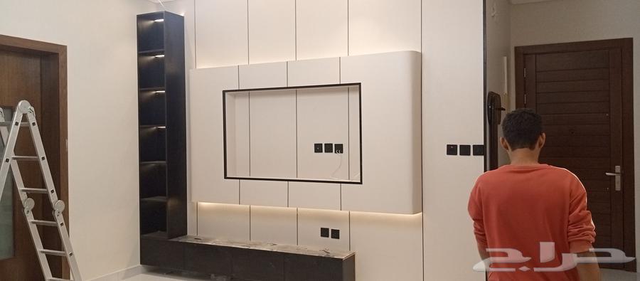 Wood and marble alternatives, chipboard, and foam decorations64260124214017112