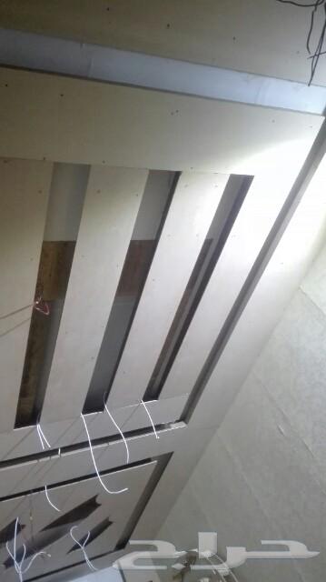 نجار مصري يقوم بتركب وصيانه ديكورات الخشب الكرفانات والكباين64263794566018114