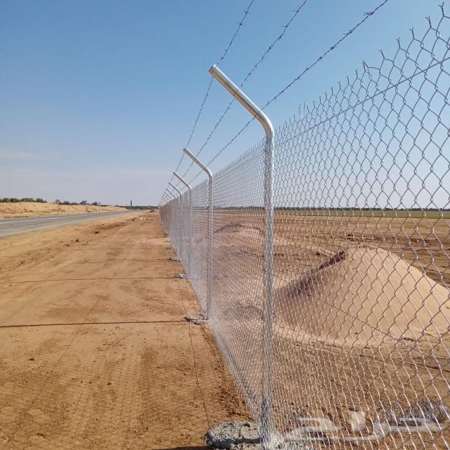 Installation of farm fences, supply of Washington and Arabian palm trees, heritage construction64260121192451111