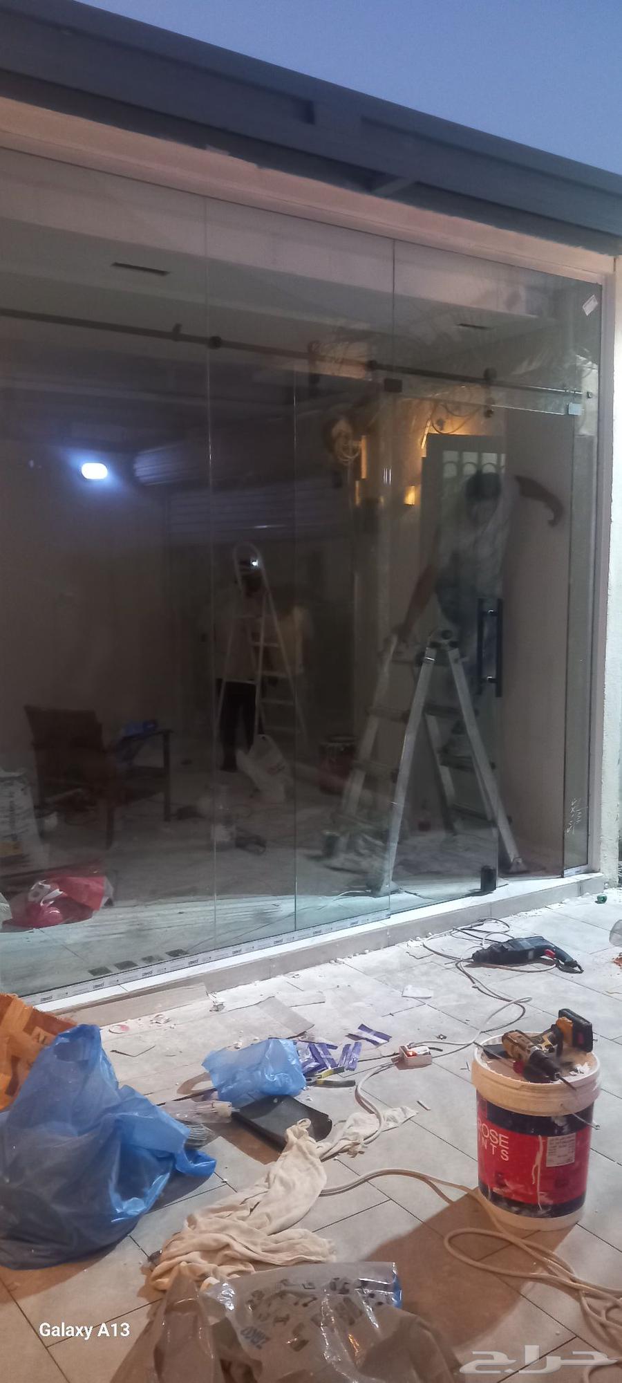 Custom glass detailing of all types and sizes64260306427777111