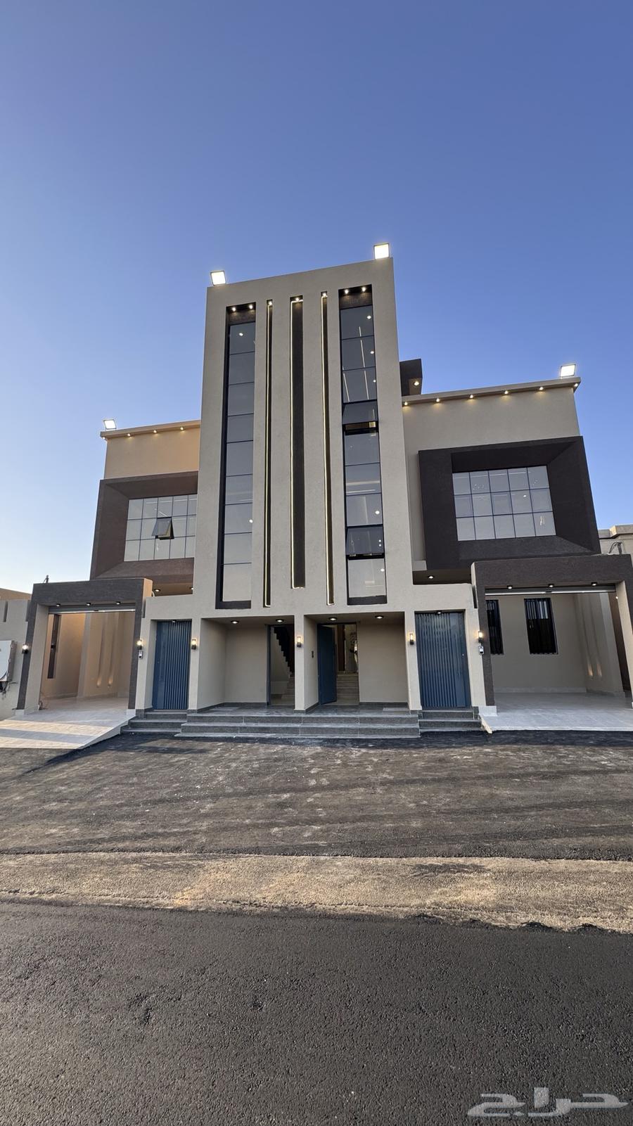 للبيع شقه ارضيه 6 غرف vip مع حوش وبايكه من 550 الف المحاله64360114092803110