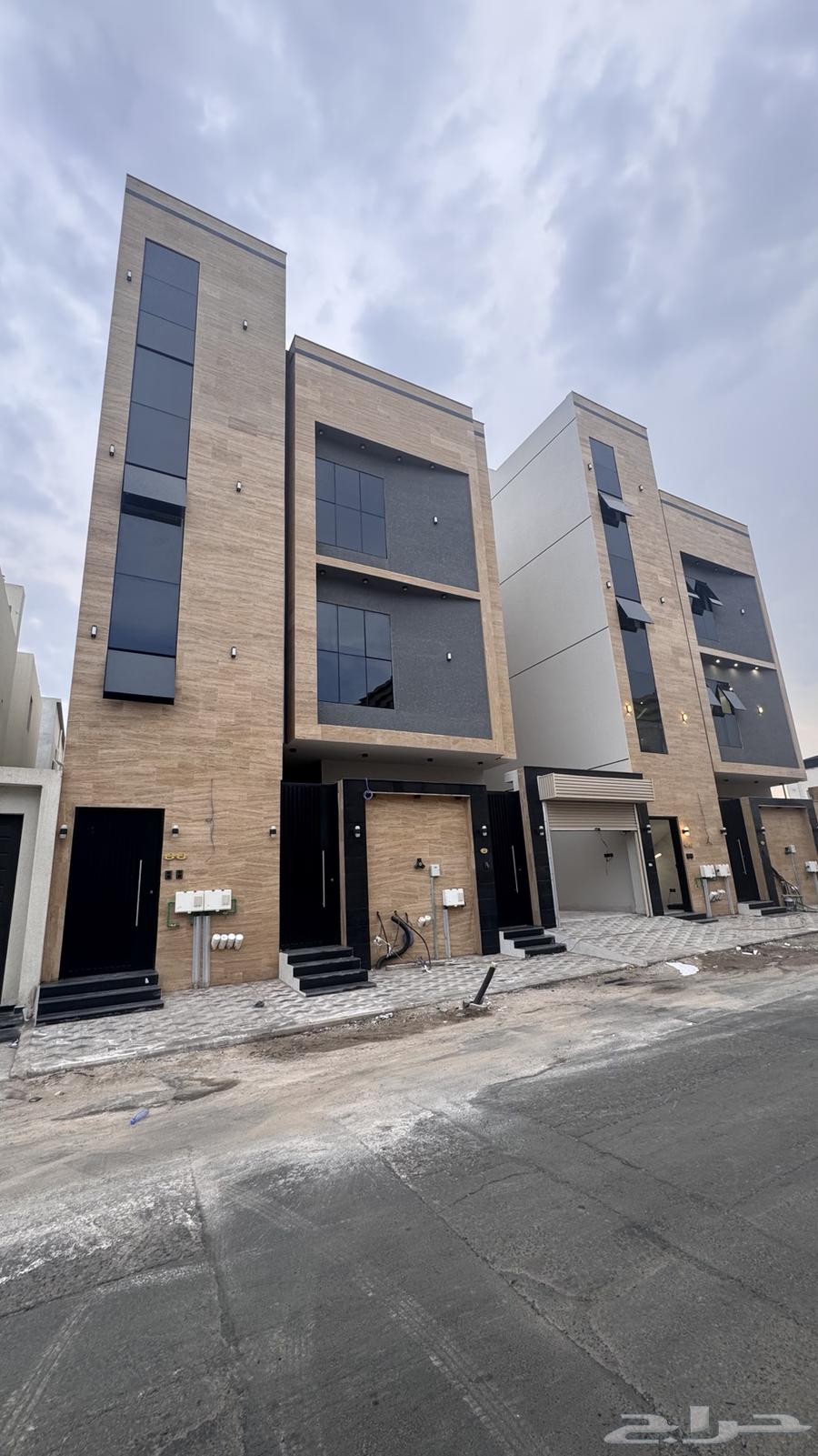 للبيع شقه 6 غرف مع سطح من 500 الف طريق ابها الخميس64360130879107112