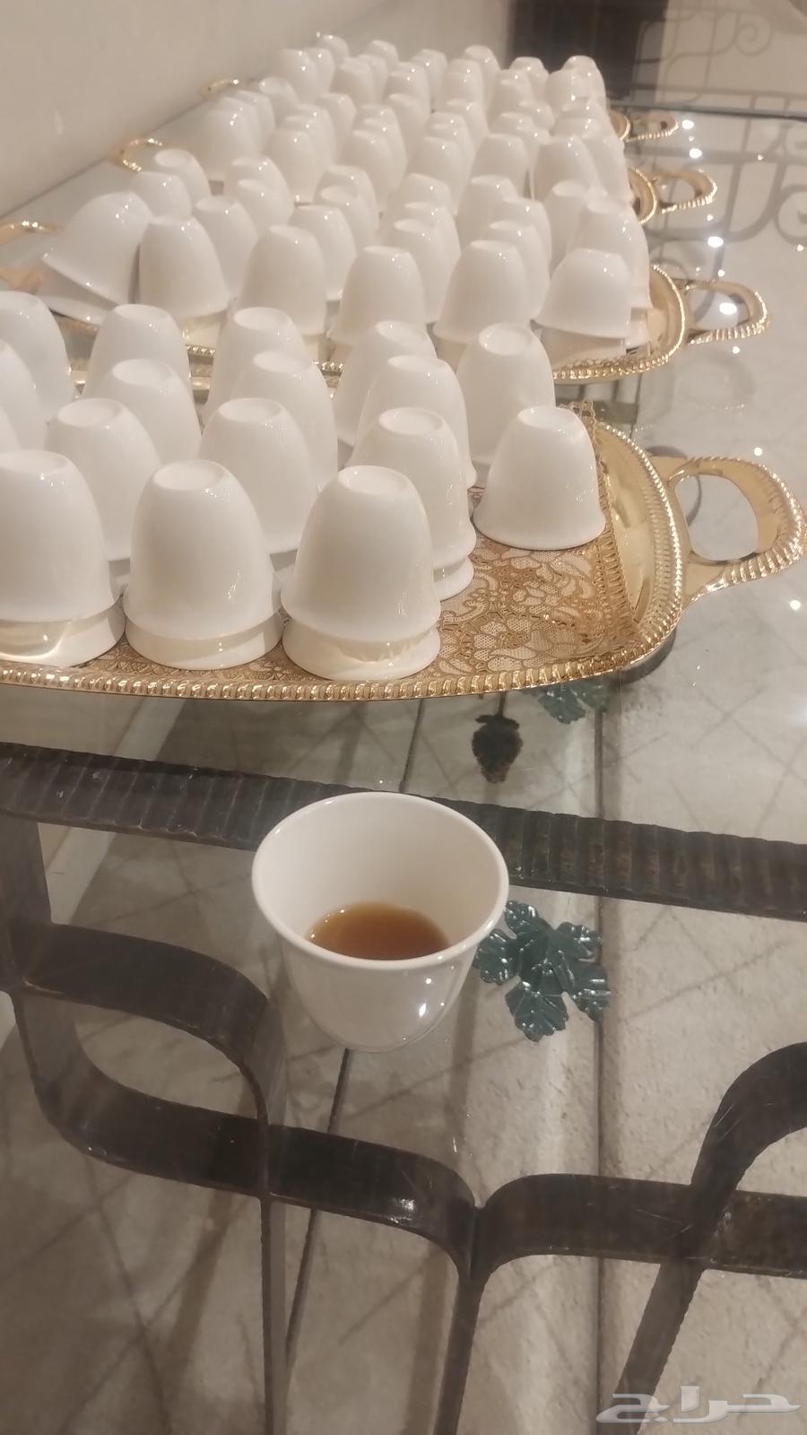 Coffee and tea servers, men and women, we are at your service64402969120001111