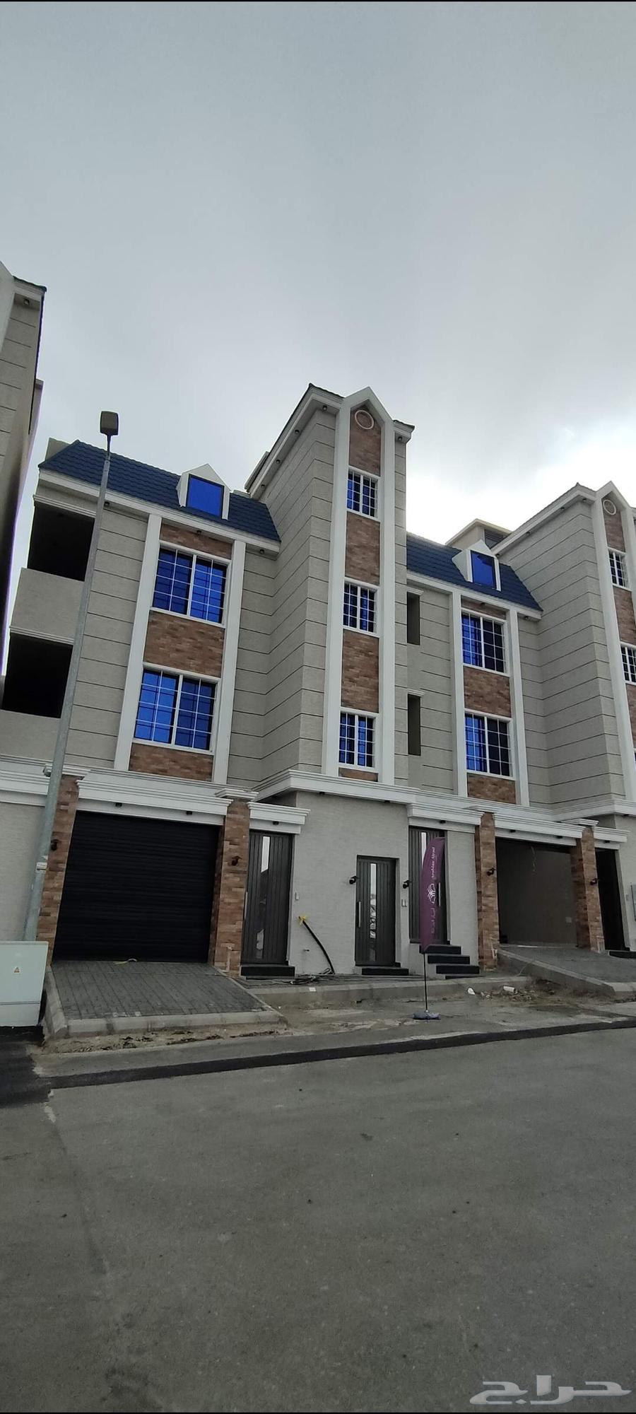 للبيع شقق ارضية وعلويه موقع مميز تشطيبات فاخرة أسعار مناسبة64370046055811110