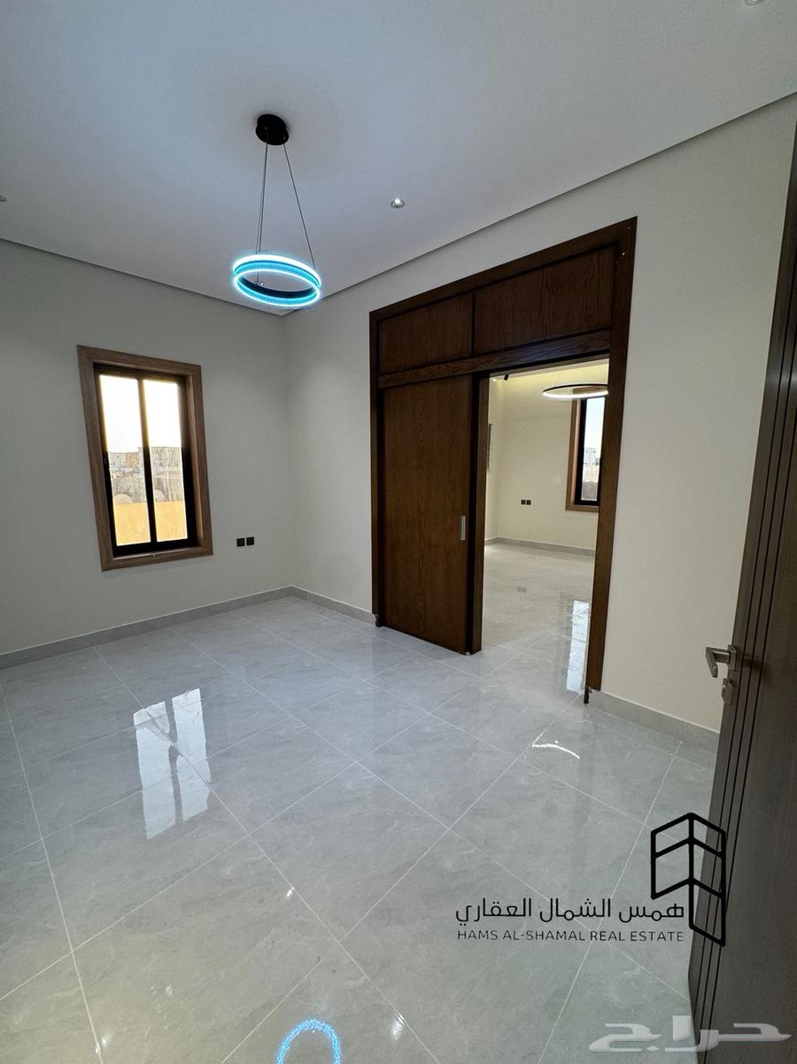 للبيع فيلا روف حي الاخضر64370028435843112