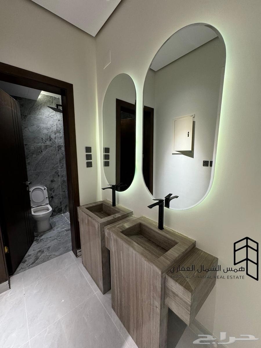 للبيع فيلا روف حي الاخضر64370028435843114