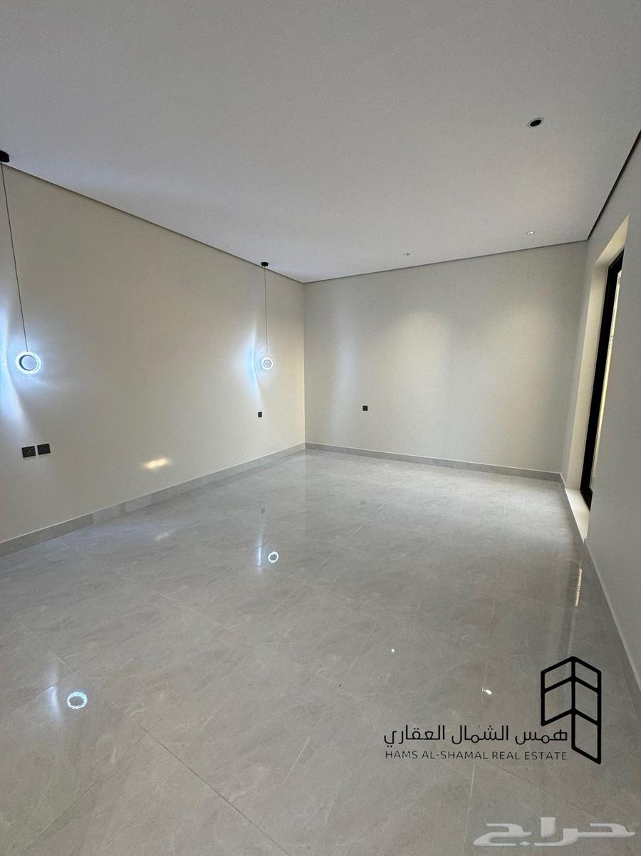 للبيع فيلا روف حي الاخضر64370028435843113