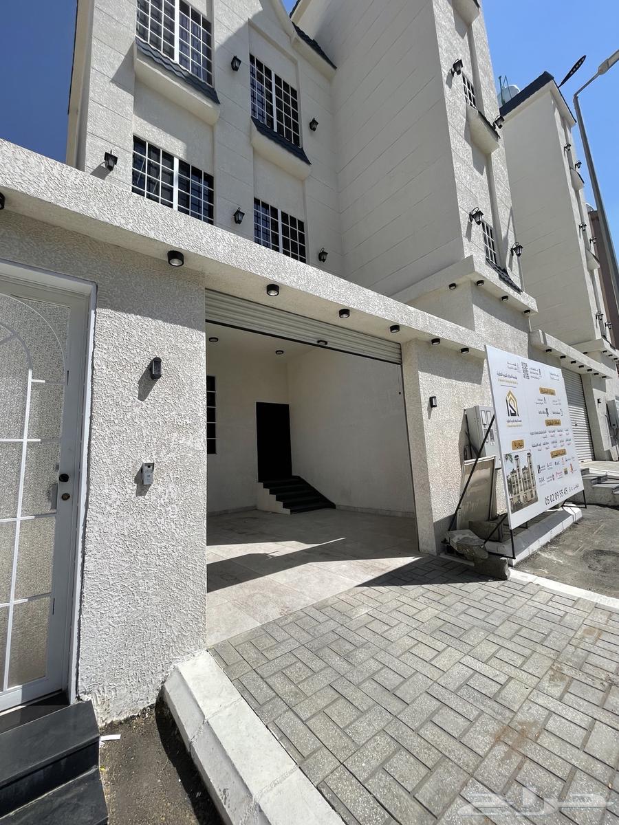 للبيع شقه دور ارضى بحوش وبايكة سياره موقع مميز شرق الخميس64360113388546112