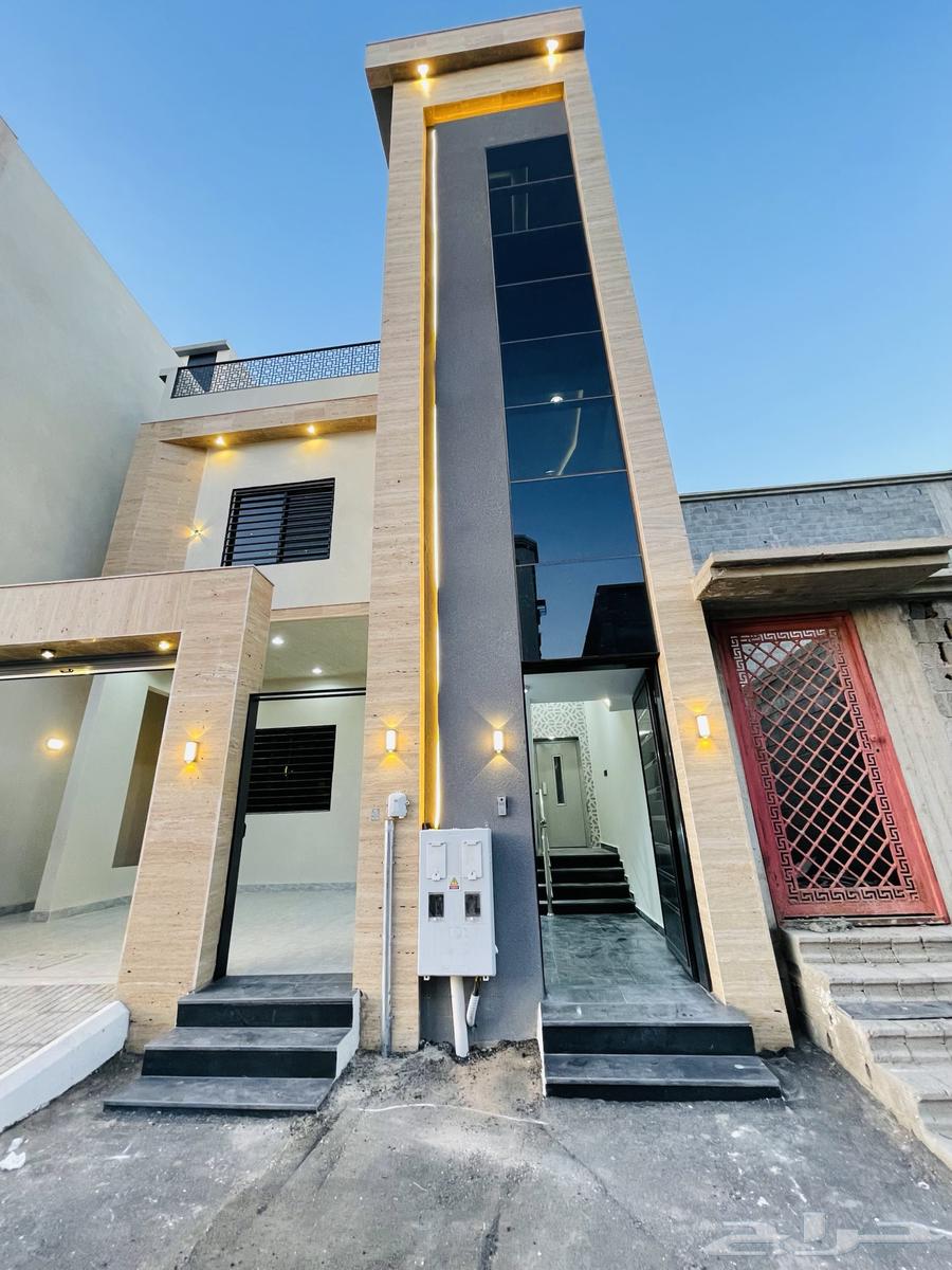 للبيع روف علوي مع ملحق درج خارجي فقط شمال الخمس64360130810369112