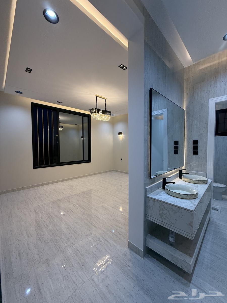 للبيع شقة علوي نظام دور مع سطح شارع 20م ومسجد بحي الراقي64360131493121110