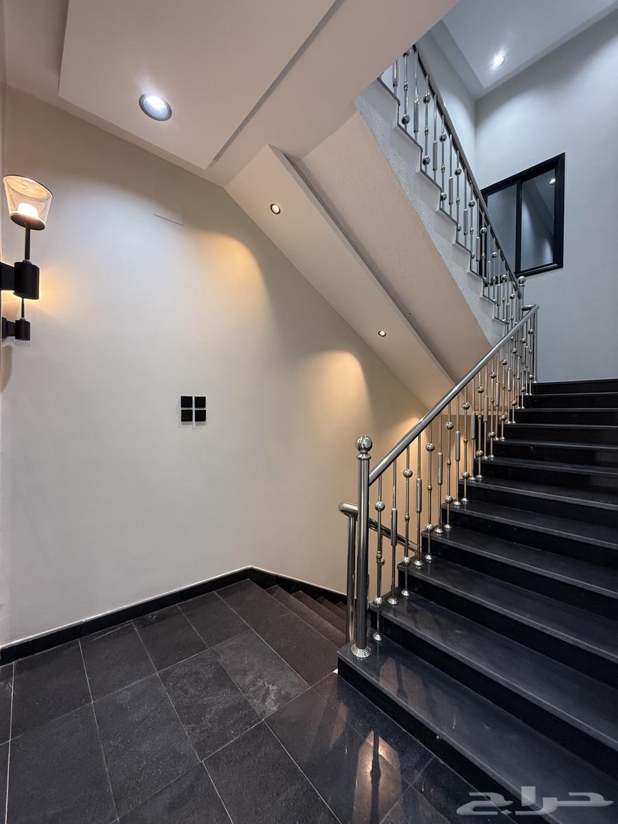 للبيع شقة علوي نظام دور مع سطح شارع 20م ومسجد بحي الراقي64360131493121111