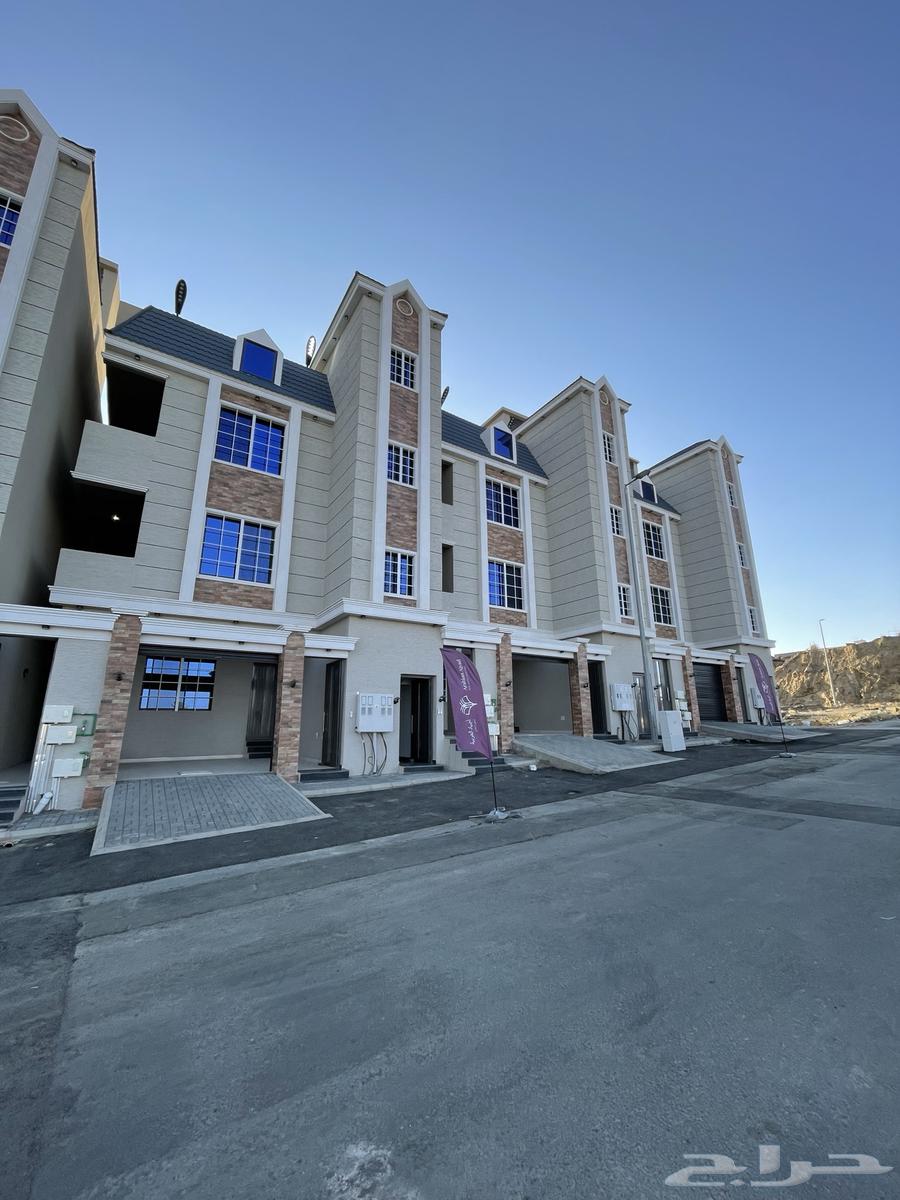 شقق ارضيه وعلويه تشطيب ممتاز واصل جميع الخدمات بحي المعارض64370011822594111