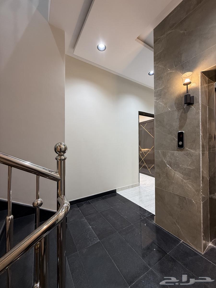 للبيع شقة علوي نظام دور مع سطح شارع 20م ومسجد بحي الراقي64360131493121112