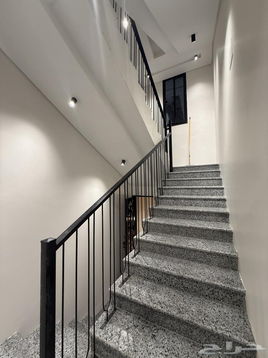 Upper floor roof for sale with internal and external staircase in Al Wasam, East of Khamis64354923585155114