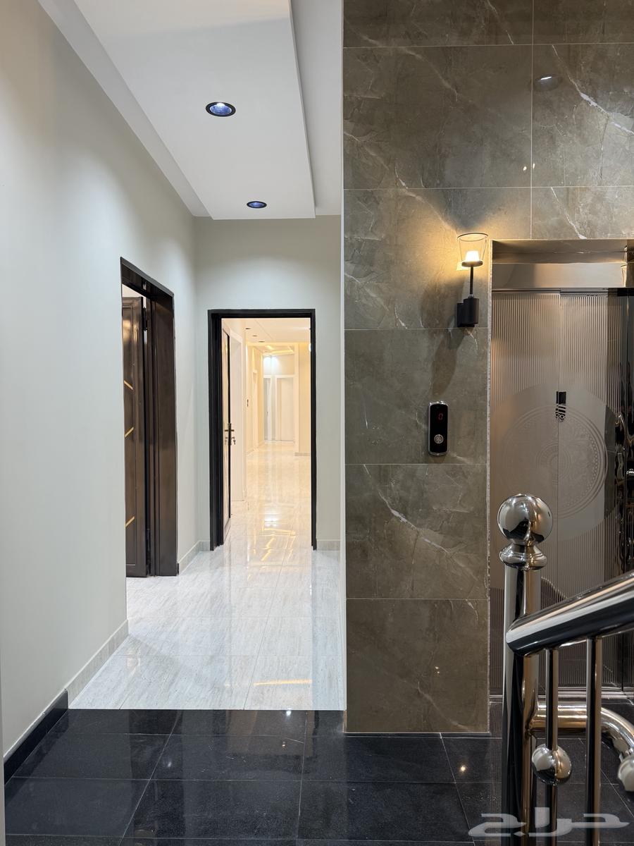 للبيع شقة علوي نظام دور مع سطح شارع 20م ومسجد بحي الراقي64360131493121113