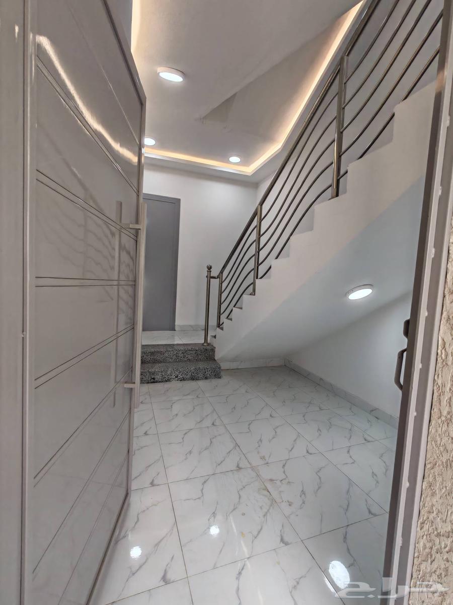 للبيع بشمال الخميس روف مع بايكه سياره ب 650 الف vip64360130507394112