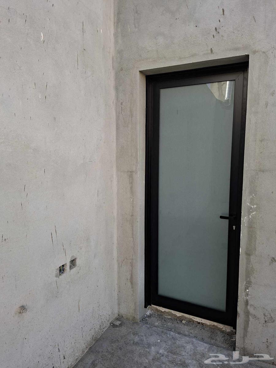 Aluminum shop specializing in aluminum doors, showers, kitchens, and maintenance, disassembly, and transportation64360182974211114