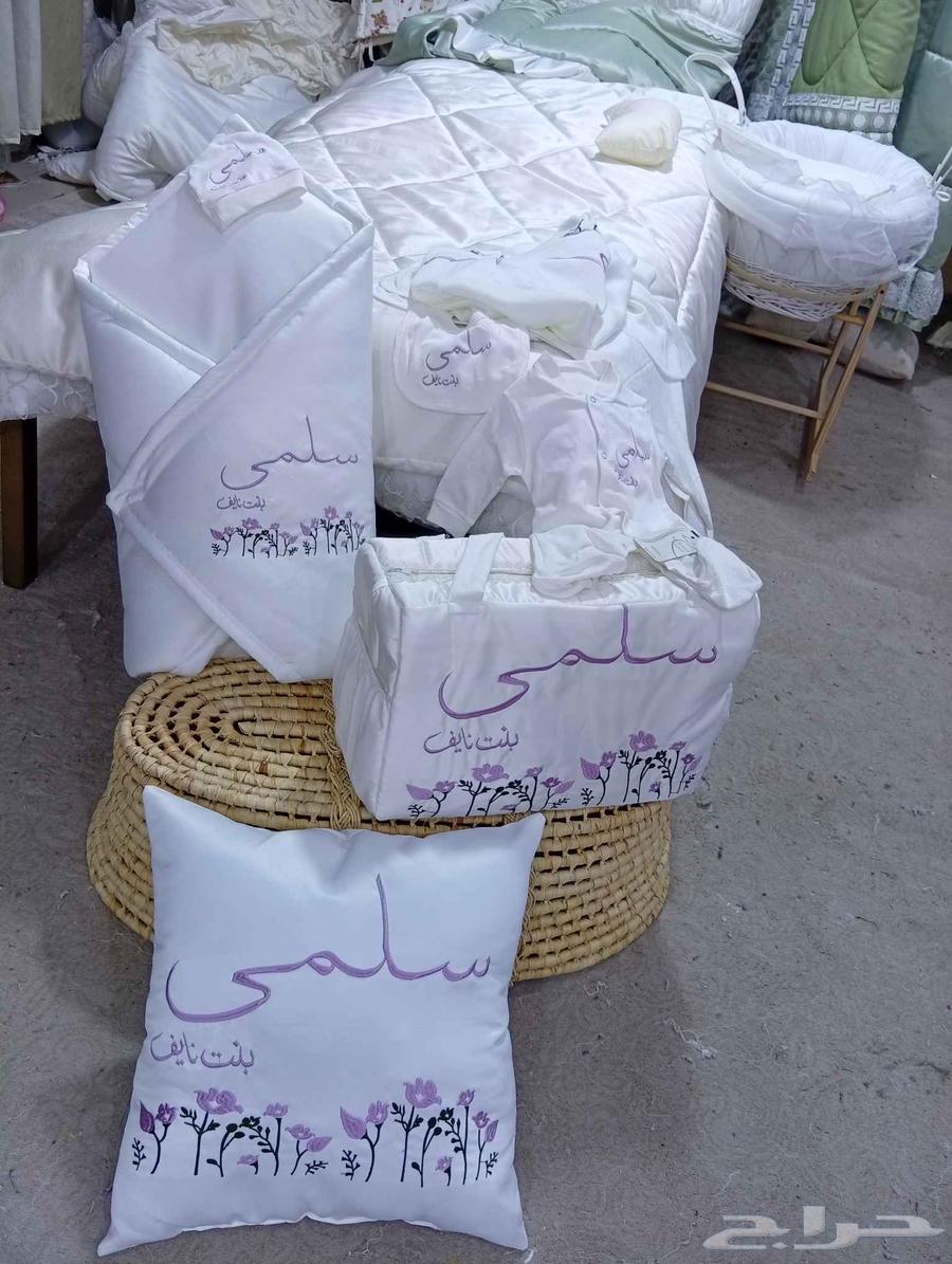 We offer custom-made maternity sheets with embroidery upon request64360231235587114