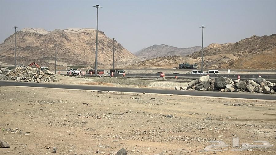 للايجار قطعتين بمساحة 1140 على الدائري الرابع بمخطط الريان64360147890049113