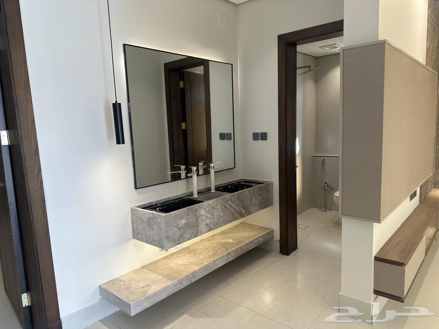 فيلا ارضيه للبيع مدخل خاص حي الاخضر64360131405827112