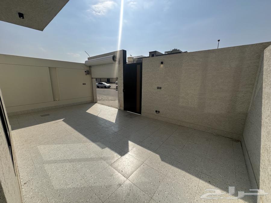 فيلا ارضيه للبيع مدخل خاص حي الاخضر64360131405827111