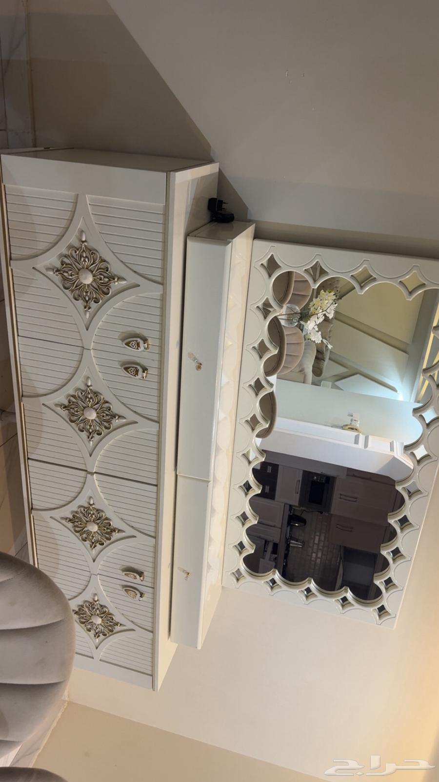 Women's Majlis Sofa with Coffee Table, Dining Table, and Buffet64379975147011114