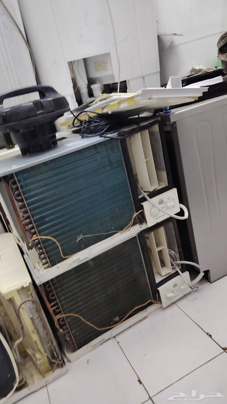 فني صيانة وتمديد وفك وتركيب للمكيفات بكل أنواعها الكشف مج64380091211521110