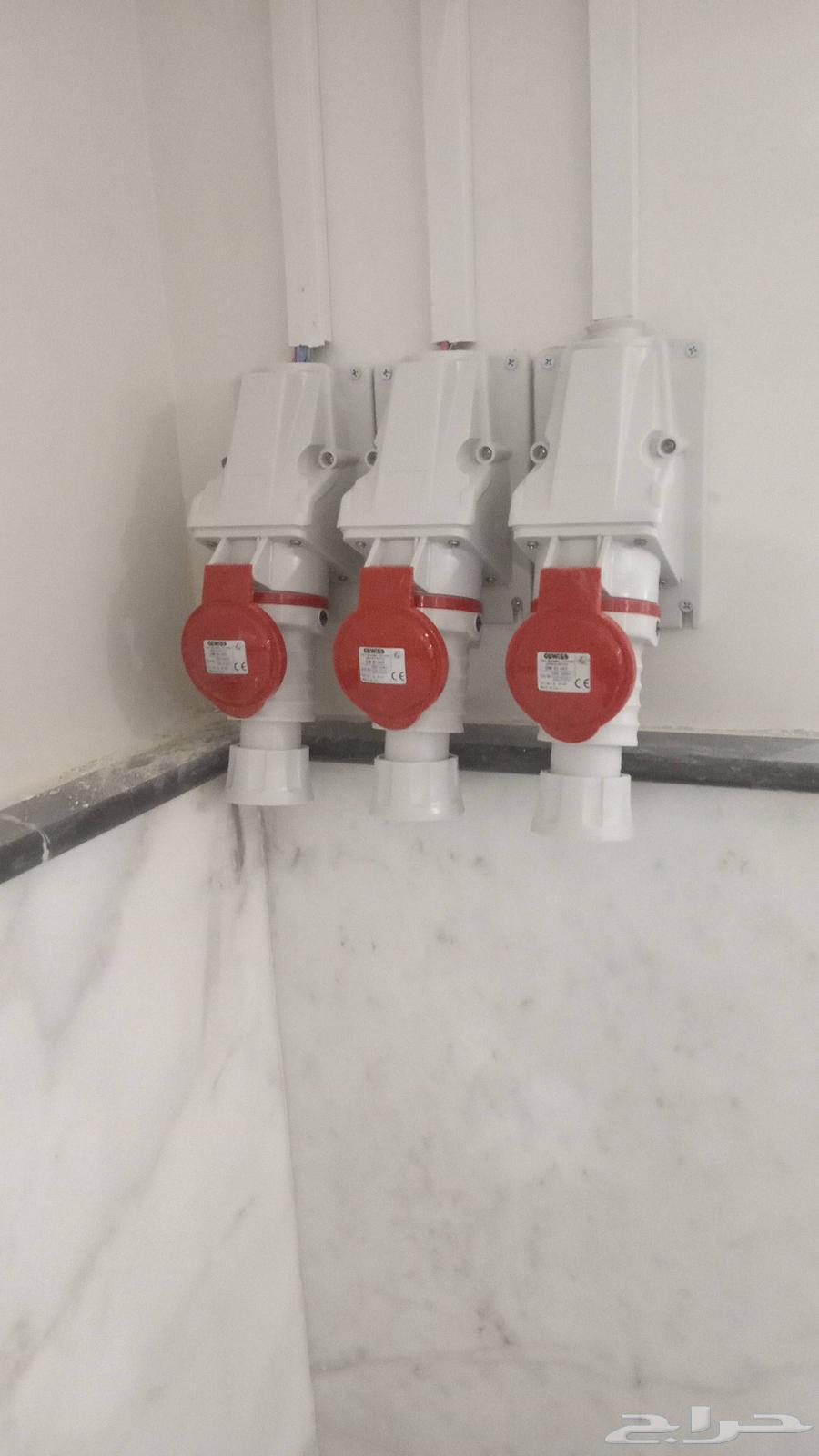 كهربائي عمائر وفلل وفنادق جميع أشغال الكهرباء وصيانه من البد64379941178243114