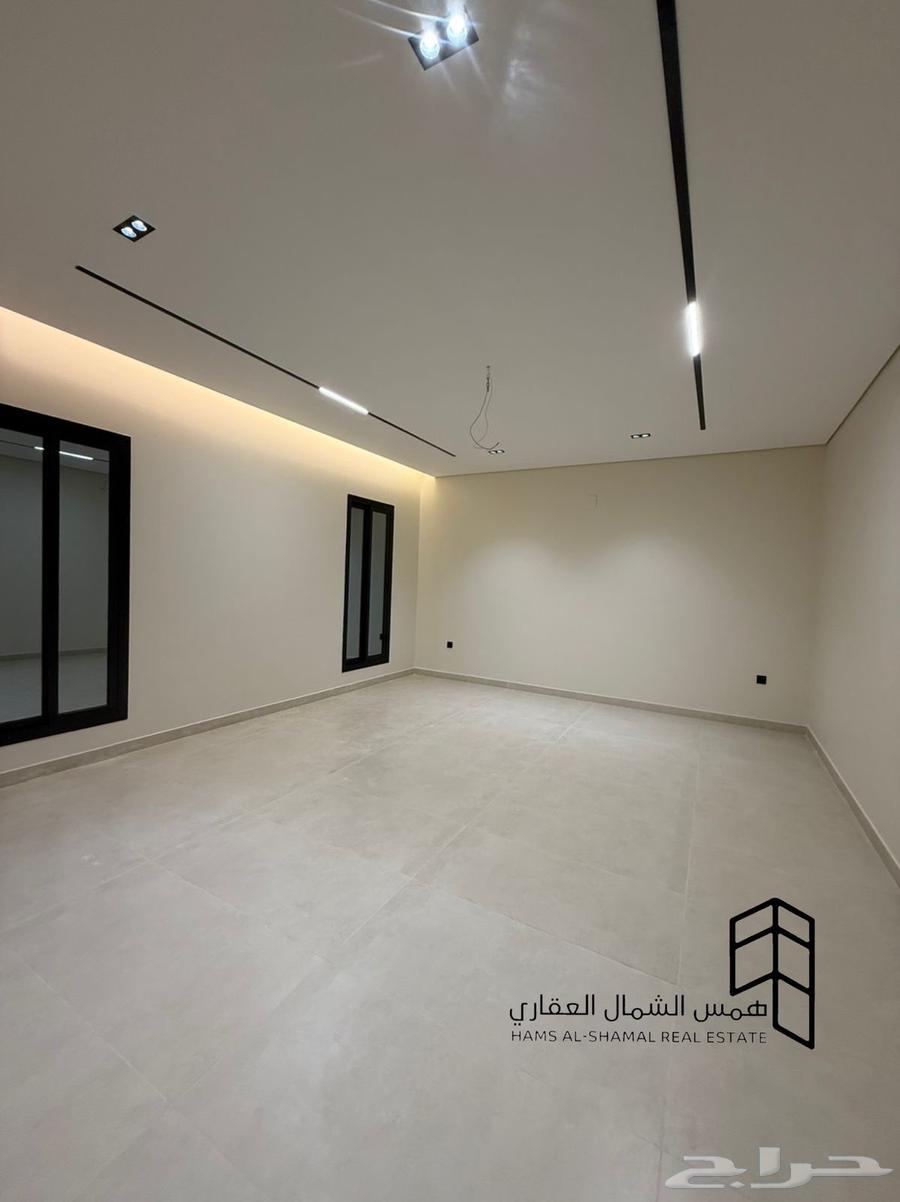 للبيع فيلا نص ارض ع شارعين حي الفلاح64379889190658112