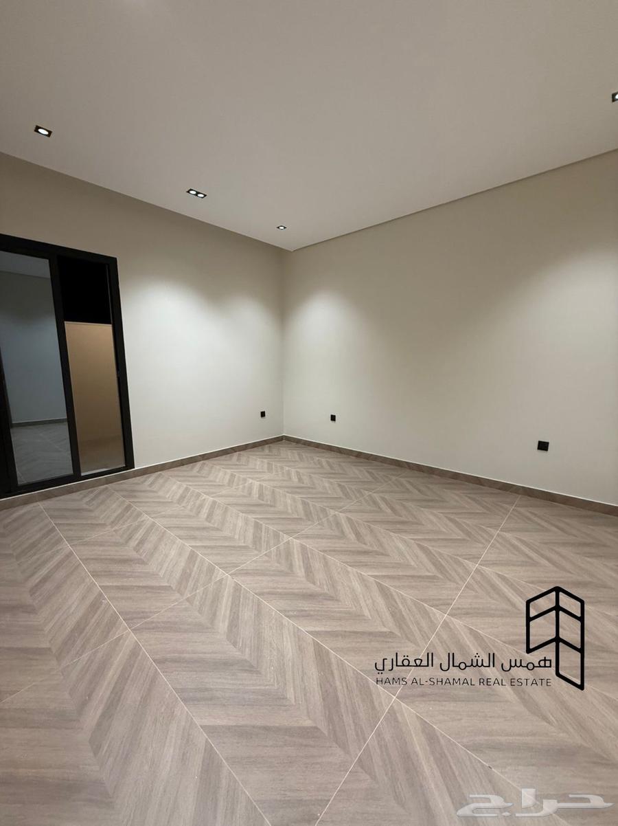 للبيع فيلا نص ارض ع شارعين حي الفلاح64379889190658111